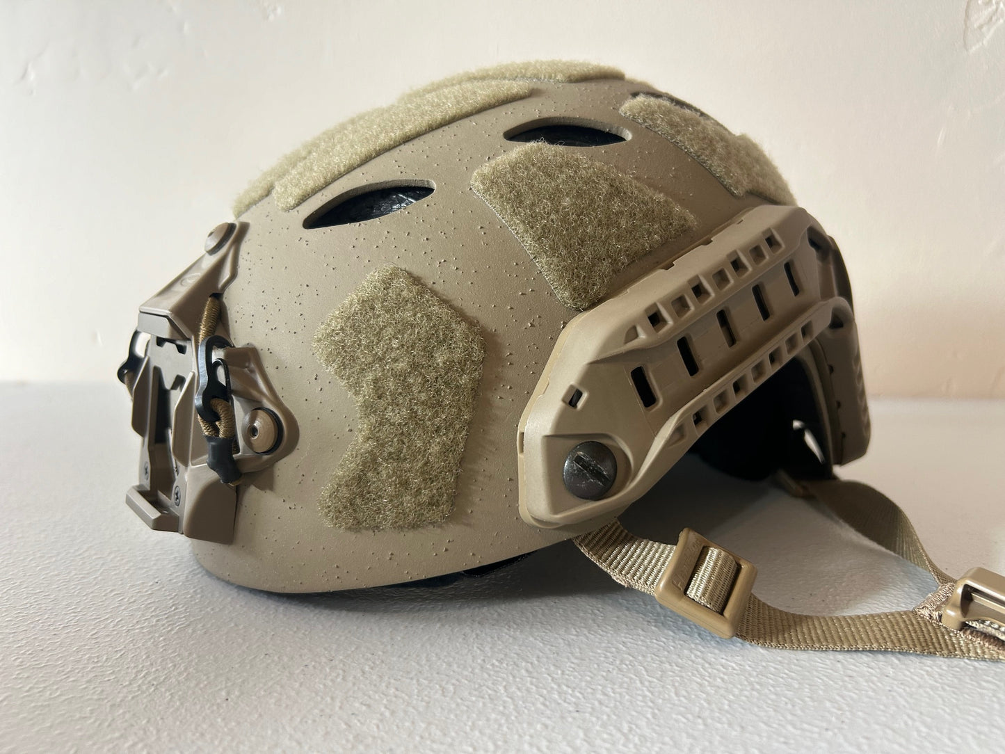 Ops-Core Fast SF Carbon Helmet- Size 1- Tan- USED